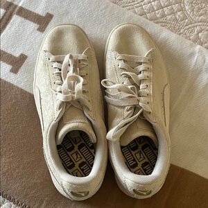 PUMA suede beige sneakers Size 8